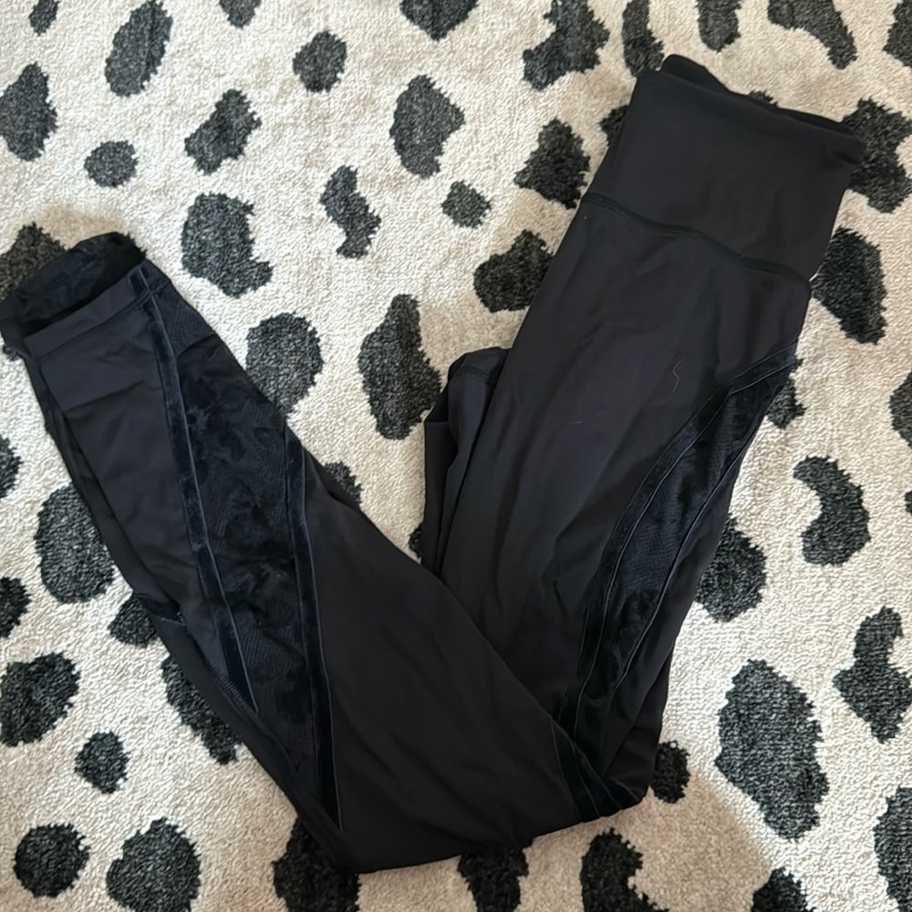 Lululemon lace detail leggings